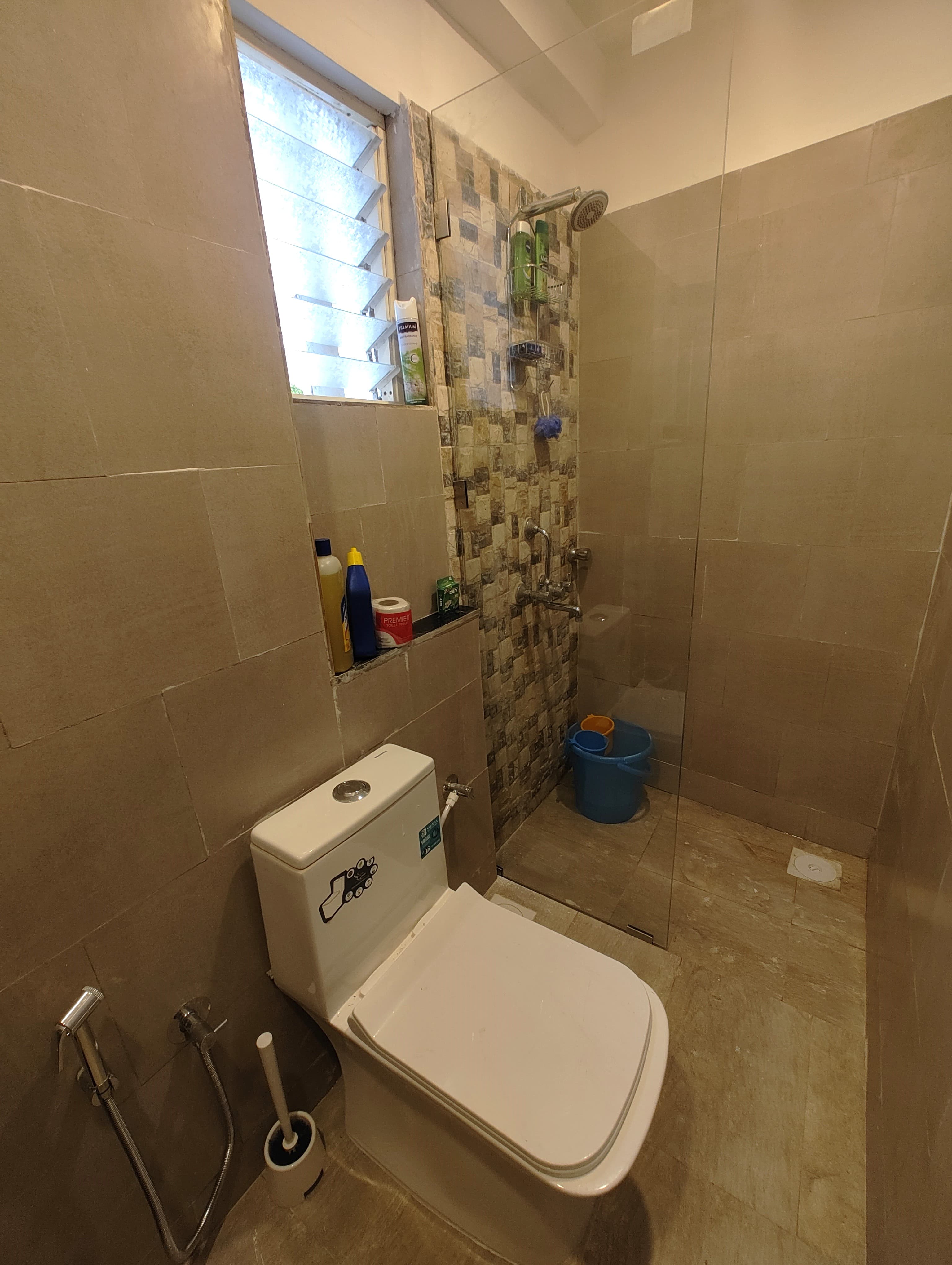Mello Rosa bathroom