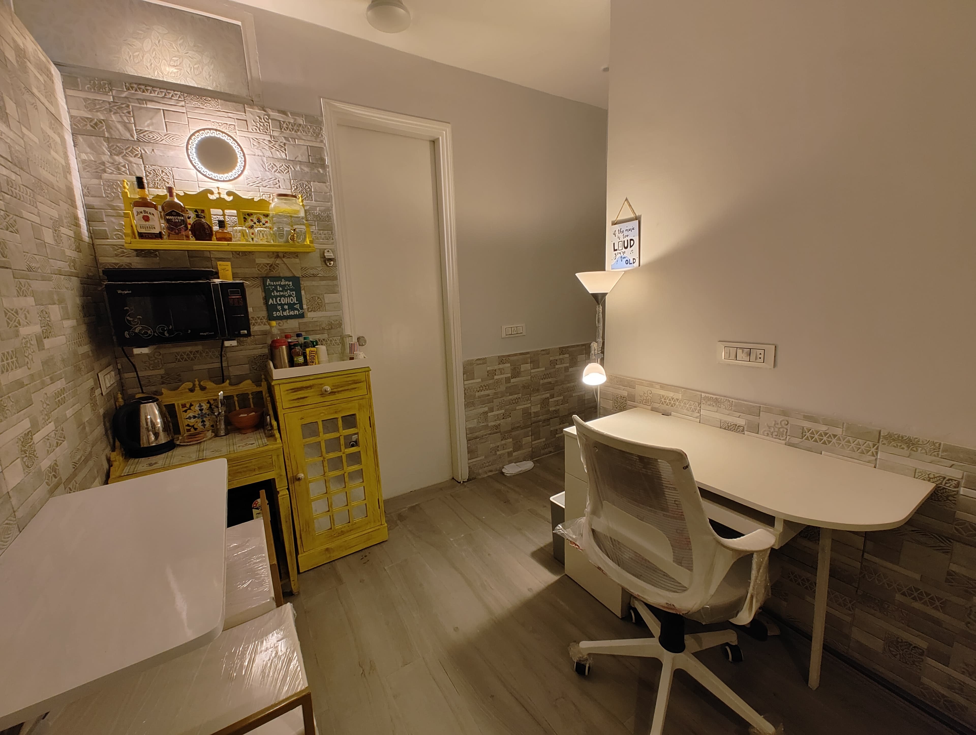 Smart Suite pantry & study