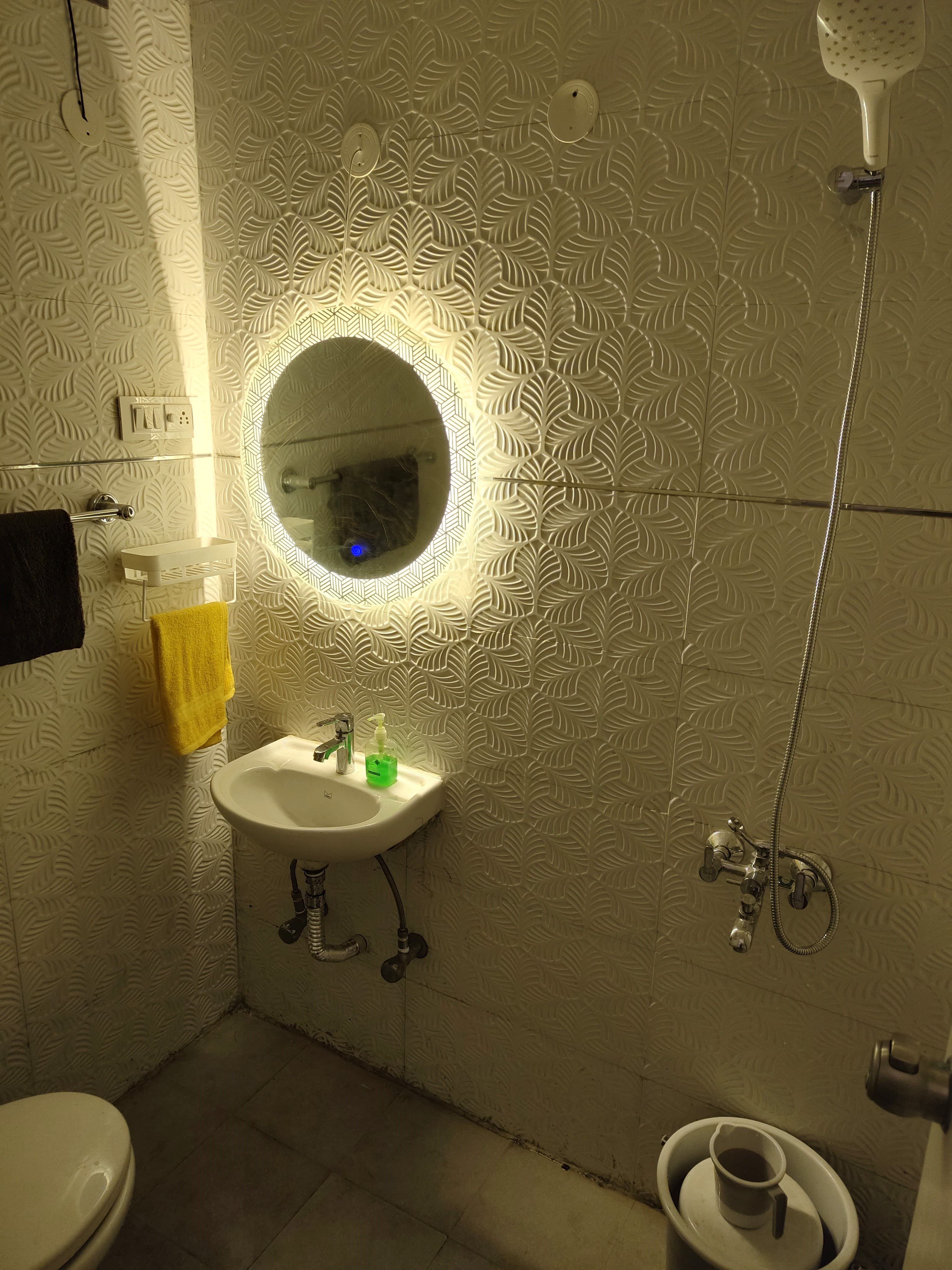 Smart Suite bathroom - wash basin & shower